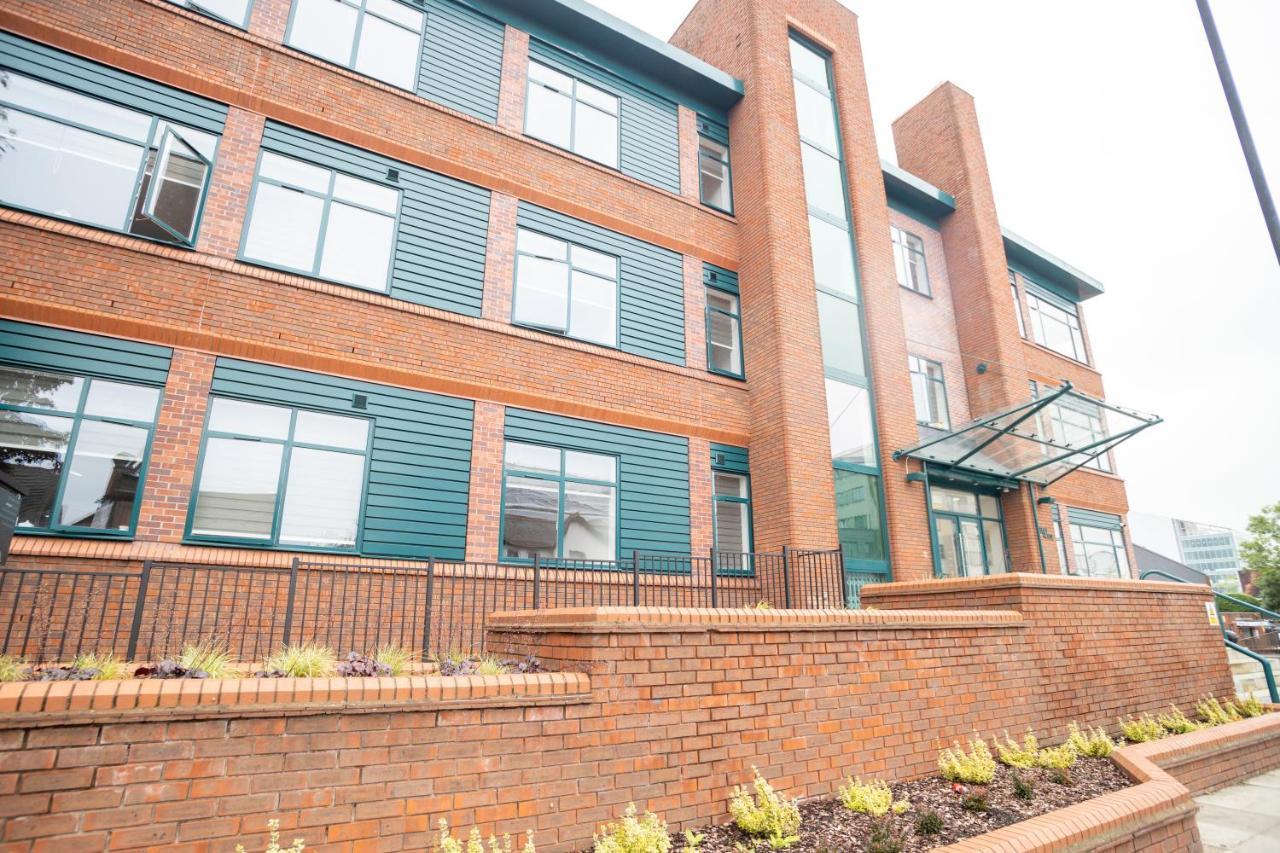 Deluxe Chic 1 2 Bed Apts Near Heathrow Legoland Windsor Slough Villa Exterior photo